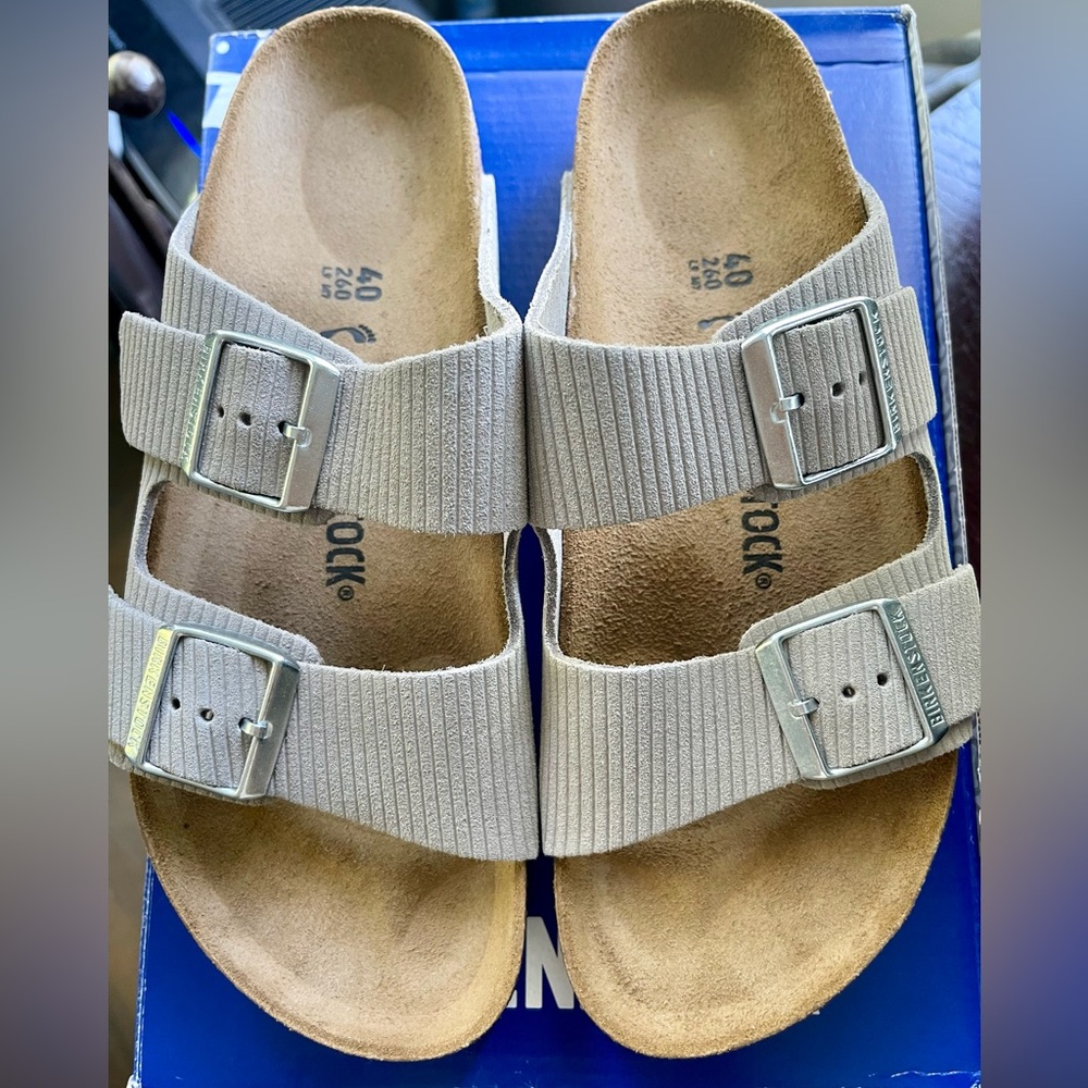 Birkenstock Arizona Corduroy in Stone Coin Women’s size 40 (9-9.5) NEW IN BOX